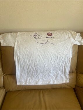 Los Angeles Sparks White Graphic Tee with Purple Basketball Design WNBA XL
